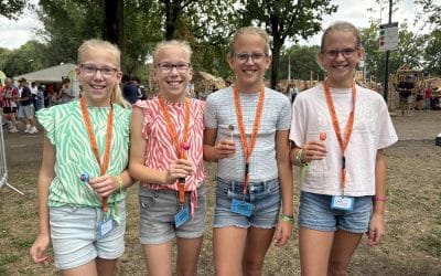 Twee tweelingen. Eén hut